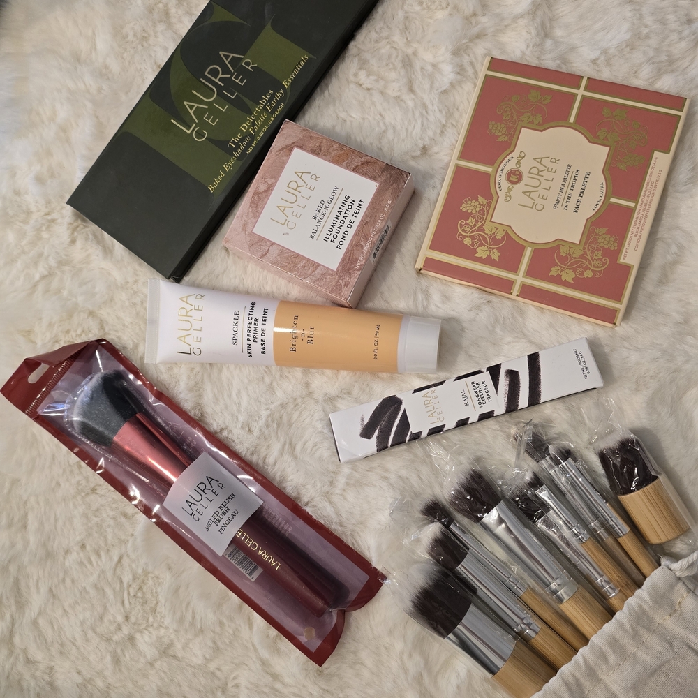 Laura Geller Makeup Set with Brushes - Red, Gold, Cream